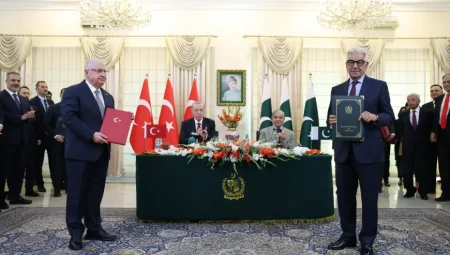Türkiye ile Pakistan arasında savunma alanında üç anlaşma imzalandı
