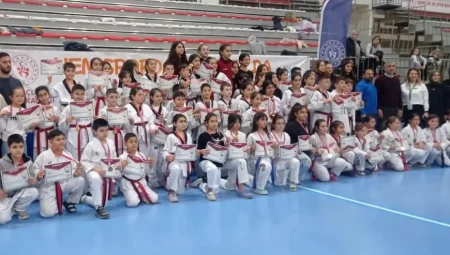 Okul Sporları Taekwondo Müsabakalarında İğdir Rüzgarı Esti