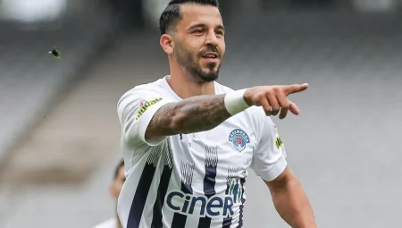 Kasımpaşa’nın Tecrübeli Orta Sahası Aytaç Kara Ameliyat Oldu