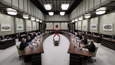 Kabine Toplantısında Gündem: Ekonomi, Dış Politika ve Enflasyonla Mücadele