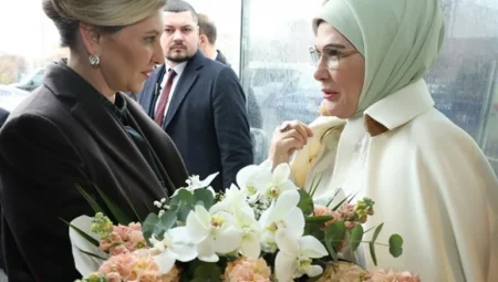 Emine Erdoğan ve Olena Zelenska Cumhurbaşkanlığı Millet Kütüphanesini Ziyaret Etti